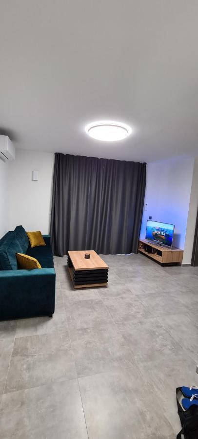 Next door apartment Maro&Ivan Njivice Buitenkant foto