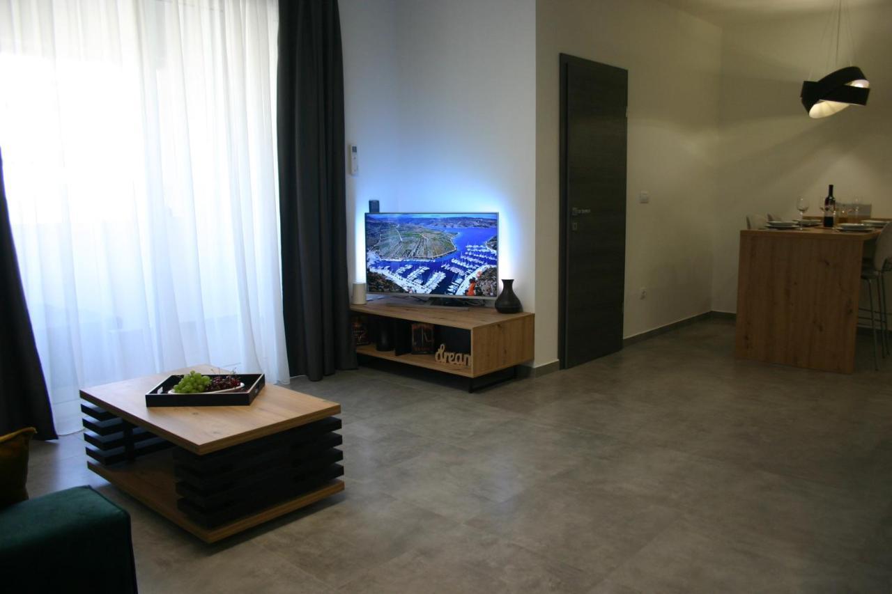 Next door apartment Maro&Ivan Njivice Buitenkant foto